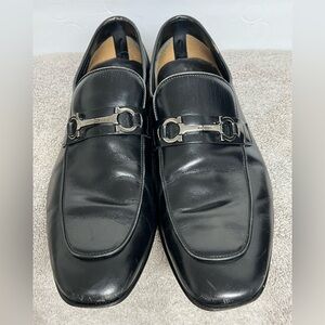 Salvatore Ferragamo Men’s Black Leather Loafers — Gancini Buckle US Size 9.5 2E